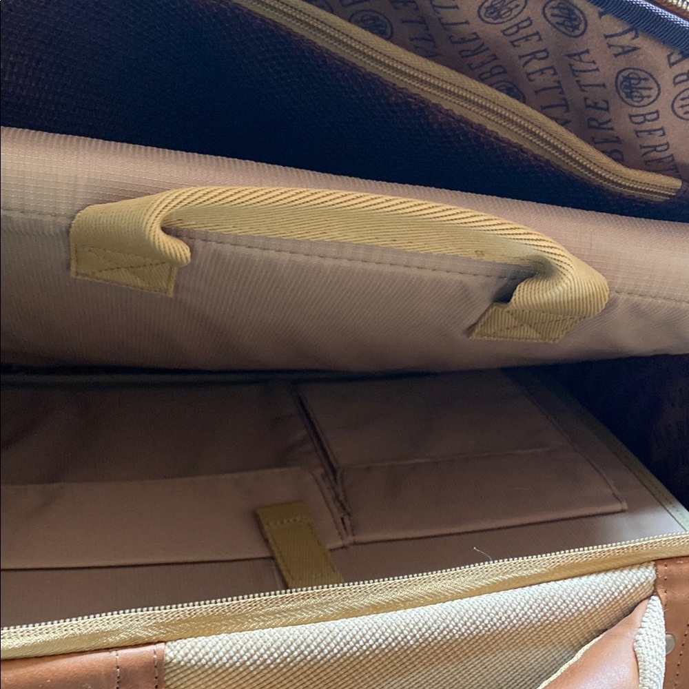 Beretta Briefcase Bag Laptop Adjustable Strap many compartments Like New - Picture 12 of 13